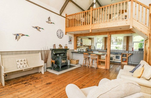 Llandrindod Wells Cottage | ST. MARKS SCHOOL HOUSE, pet friendly, with a garden in Rhayader