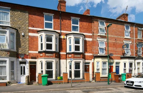 Nottingham House | St Michael's House - Great for Contractors or Family Holidays