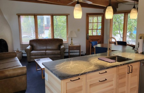 West End Hotel | St. Moritz Lodge & Condominiums