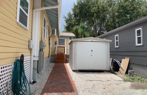 Crescent Lake Apartment | St Pete Vacation Rentals