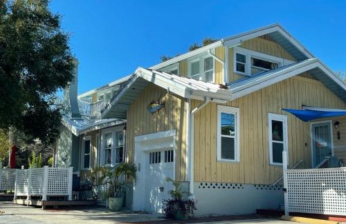 Crescent Lake Apartment | St Pete Vacation Rentals