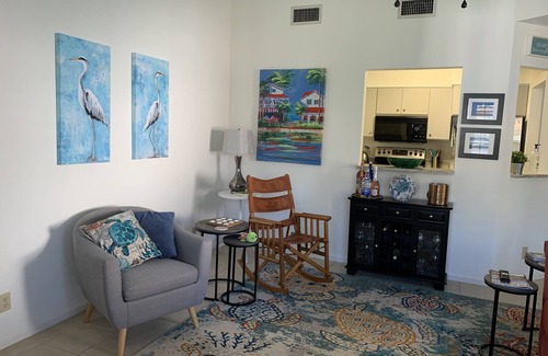 Saint Simons Island Condo | St Simons Island, 2 bedroom, 2 bath condo, short walk to village and beaches.