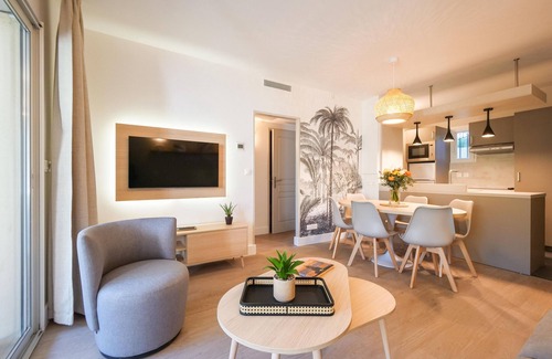 Cote d'Azur- French Riviera Apartment | St Tropez XIX Renovated 2-bedroom apartment with pool and beach 150m away