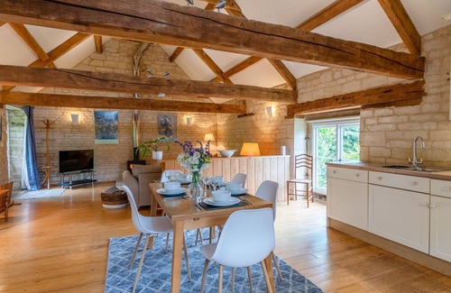 Brimpsfield Cottage | Stable Cottage at Freams Farm, Painswick - sleeps 5 guests in 3 bedrooms