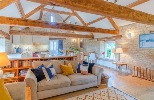Brimpsfield Cottage | Stable Cottage at Freams Farm, Painswick - sleeps 5 guests in 3 bedrooms