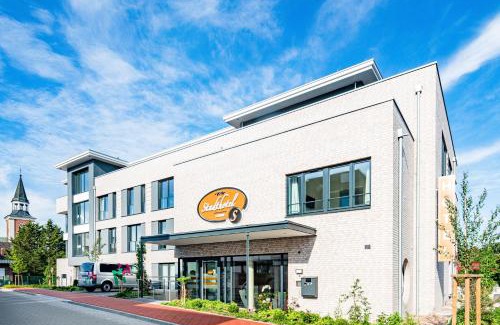Lohne Hotel | Stadthotel Lohne, Self Check In, mit Bäckerei und Cafe