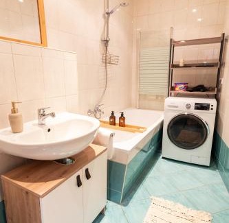 Schloßchemnitz Apartment | StadtNatur Apartment am Küchwald - mit Balkon, Streaming-TV, Badewanne, Arbeitsplatz