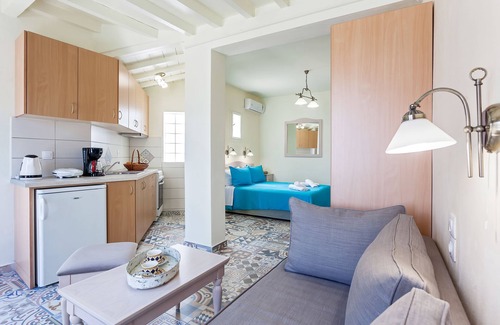 Stafylos House | Stafylos Suites Boutique Hotel