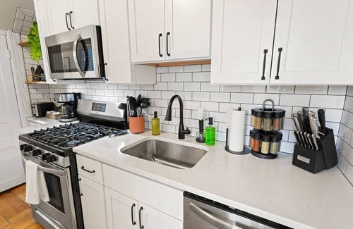 Saratoga Springs Apartment | Stained Glass Retreat by Saratoga Stays
