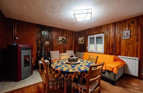 Niksic Municipality Ski Chalet | Stairway - Vučje