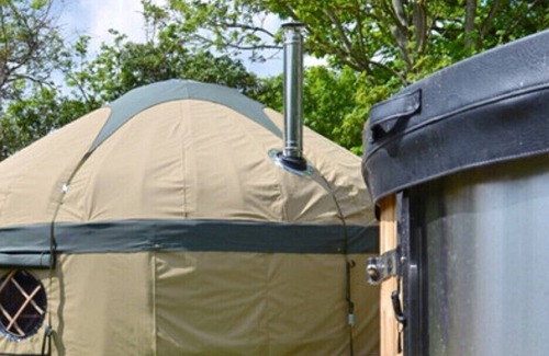 Stamford RV Rental | Stamford Meadows Glamping - Walnut Yurt Site with Hot Tub