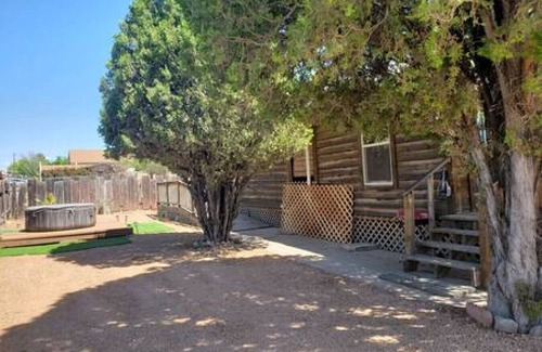 Tombstone House | Stampede Cabin 1- Tombstone