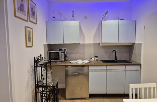 Wuppertal Apartment | Standard Apartment with Artistic Flair
