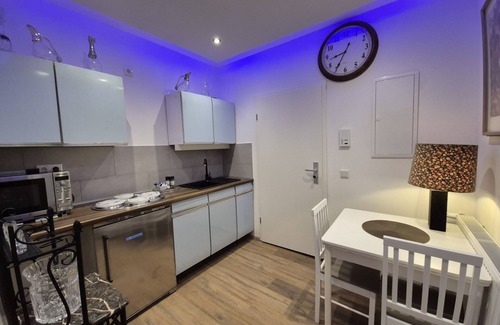 Wuppertal Apartment | Standard Apartment with Artistic Flair