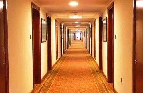 Garhoud House | Standard Room Near Garhoud Football Club