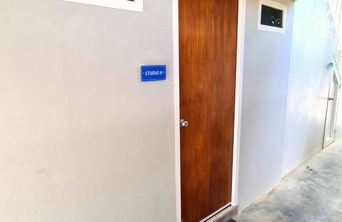 Cunucu Abao Apartment | Standard Studio in Aruba, pool, walking distance to Eagle Beach!