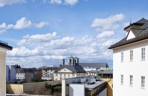 City Centre Salzburg House | Standard triple room (street) - Krone 1512, hotel