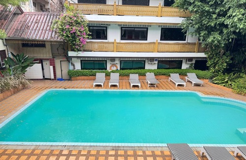 Su Thep House | Standard Twin Charm | Great for Friends