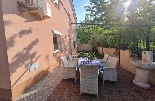Spodnje Skofije Apartment | Stanovanje v mirni zeleni okolici