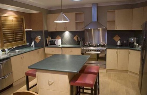 Dalcouth House | Stanthorpe Country Resort, 6 bedrooms for 12 guests