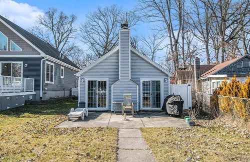 Bronson Cottage | "Star Gazer" cottage on Lakeside Matteson Lake. All sports with a dock!