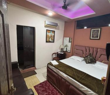 Pashim Vihar House | STAR Inn