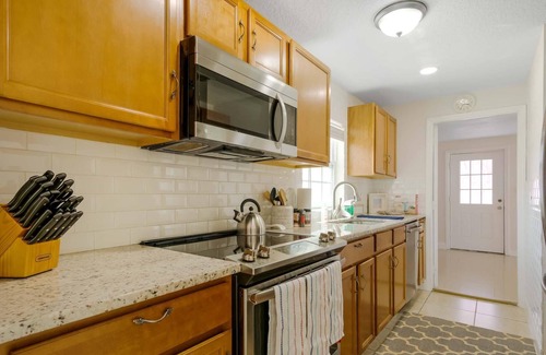 Sandalwood House | ~Star-Spangled Stay Sleeps 9 Mayo Clinic & Beach~