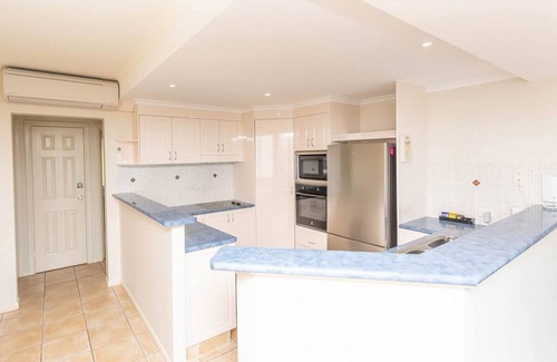 Airlie Beach Apartment | Star View 9 Pool WI-FI