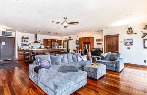 Detroit Lakes Condo | Starboard Point: Stunning Luxury Condo in the heart of DL!