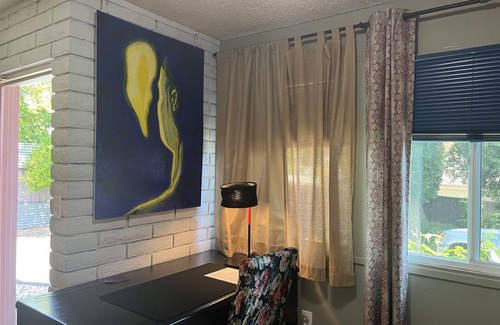 Ukiah Apartment | StarDome SATELLITE is an ArtDeco furnished gem ideal for Traveling Professionals