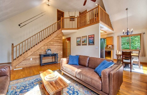 Waynesville House | Stare Way to Heaven - Secluded, 3BR,3BA, Hot Tub, Firepit