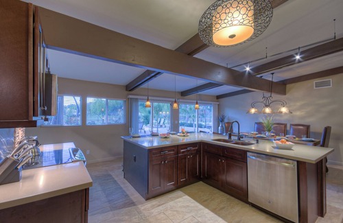 Sundown Ranch Estates House | STARFIRE Golf VIEW, Pvt POOL w/opt Heat, Putting Green, Fire Pit, 10 mins to Old Town