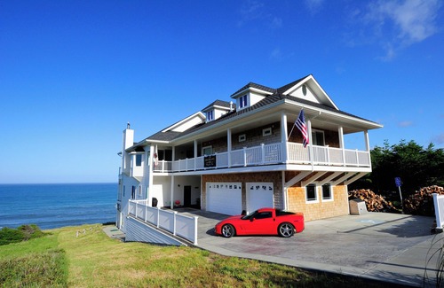 Shelter Cove Condo | Starfish by OceanviewHotTubs Oceanfront Tesla charging Shelter Cove