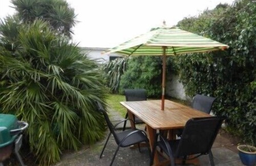 Crantock Cottage | Starfish Cottage - Crantock Beach North Cornwall sleeps 8, parking for 2 cars