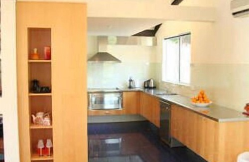 Hyams Beach House | Starfish Hyams Beach with WIFI - 4pm check-out on Sundays