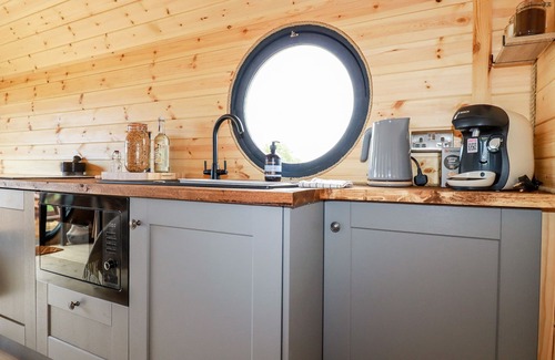 Mabe Cottage | STARGAZE, pet friendly, character holiday cottage in Ponsanooth