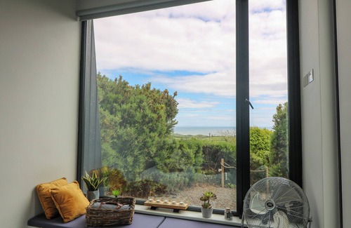 Gorey Cottage | STARGAZER, romantic, with hot tub in Ballymoney, County Wexford