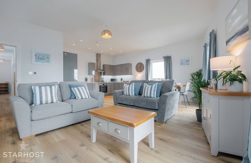 Newbury Apartment | StarHost Residences - Brand New 2 bedroom Apartment in Newbury