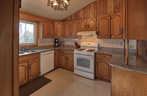 Bluewater Cottage | Starlight Lakefront Cottage