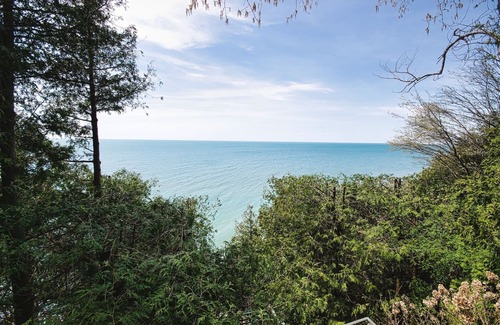Bluewater Cottage | Starlight Lakefront Cottage