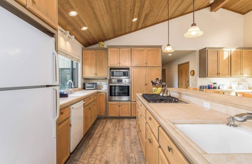 Sea Ranch House | Starlight Reach | Private Hot Tub