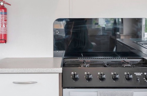 Prestonpans Apartment | Starlink WIFI - Havan Caravan Park
