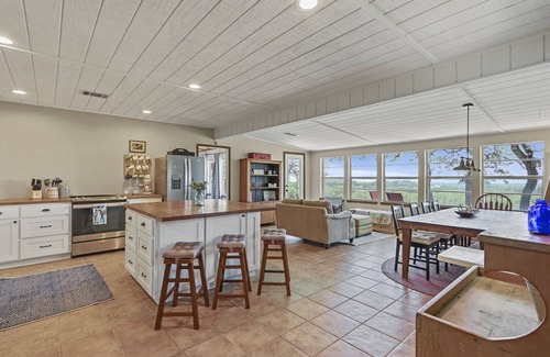 Wimberley House | Starry Hilltop I Stargazer's paradise outside Wimberley!