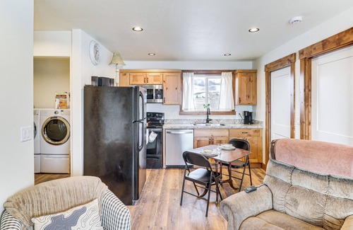Northwest Montana - Glacier National Park Cottage | Starry Skies & Mtn Views: Family Retreat in Elmo