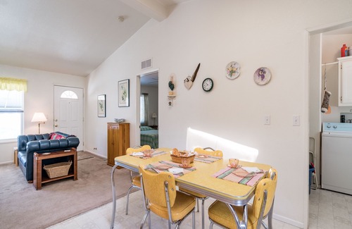 Squaw Valley House | StarryOaks Cottage on 15 Acres
