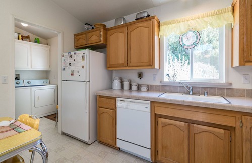 Squaw Valley House | StarryOaks Cottage on 15 Acres