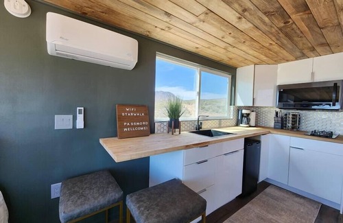 Meadview House | Starwalk Luxury Off Grid Sky Walk by Grand Canyon