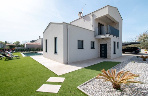 Kruncici Villa | State-of-the-art new villa with private heated pool