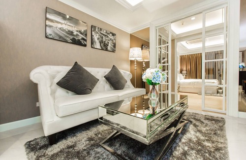 Bang Rak Apartment | State Tower Silom Near BTS sky train MRT, Skybar sirocco