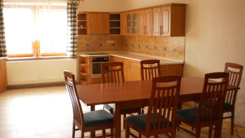 Nalzovske Hory House | Statek Sedlečko